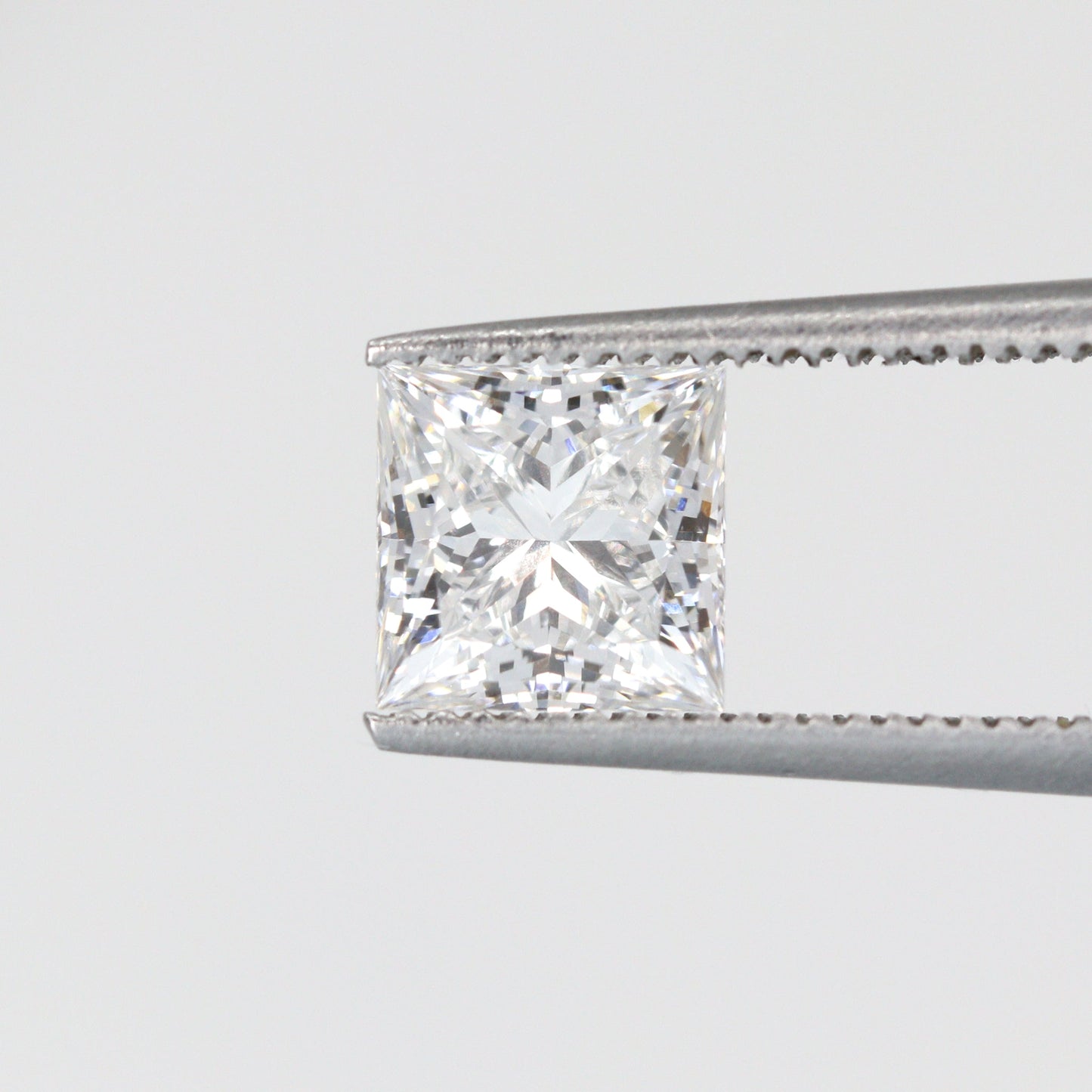 Princess cut lab grown diamond for engagement ring