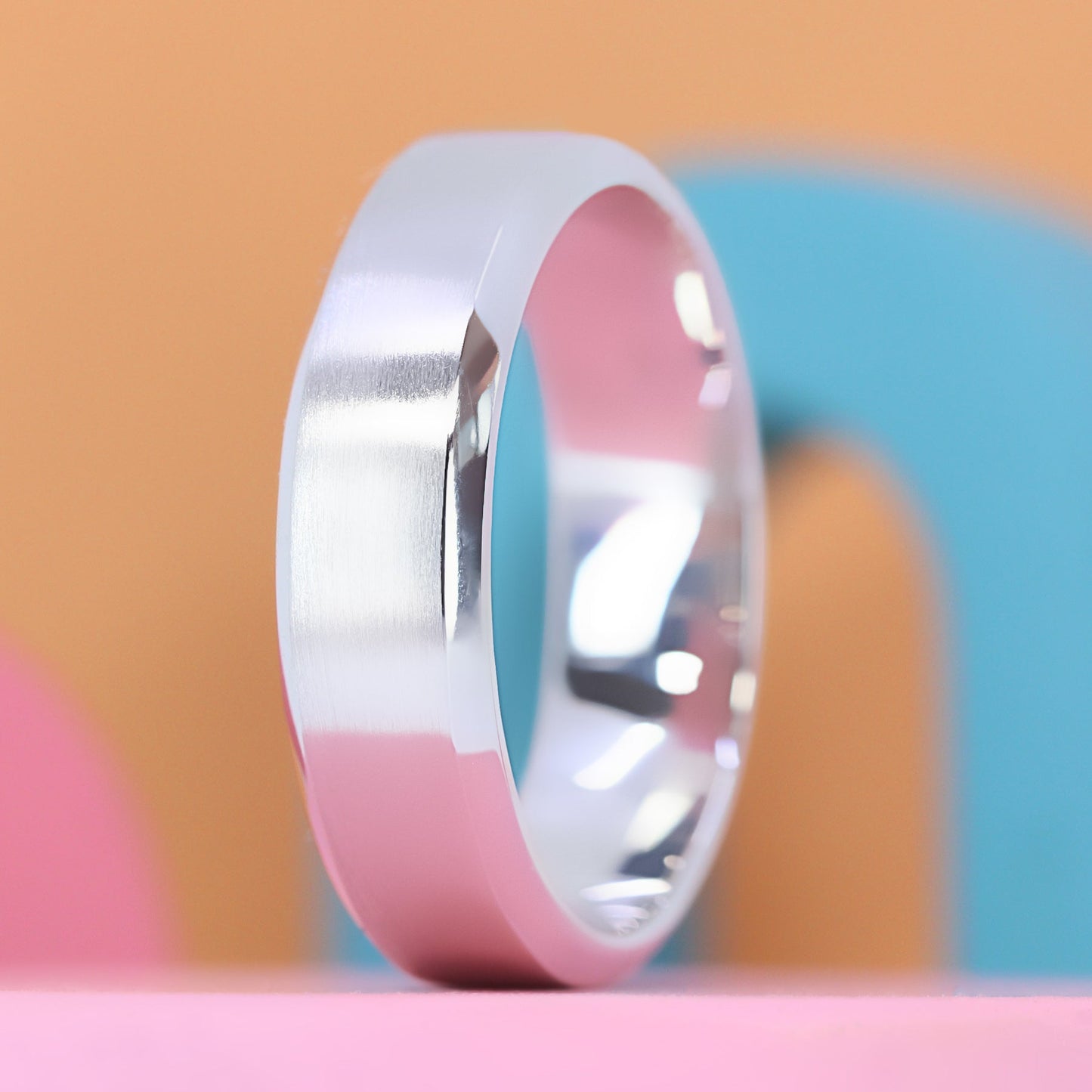 Unique unisex wedding ring
